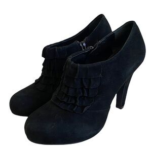 Gianni Bini Tula Hidden Platform Booties Heel Shoe Black Suede Sz 8.5 Ruffle